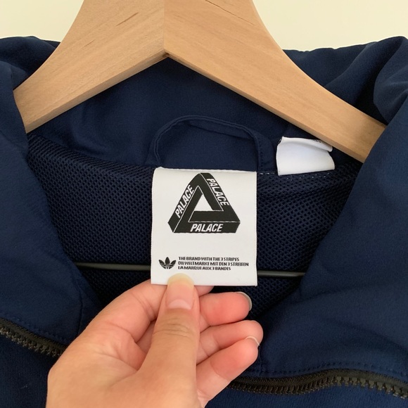 Palace windbreaker w/ hoodie! - Picture 3 of 5
